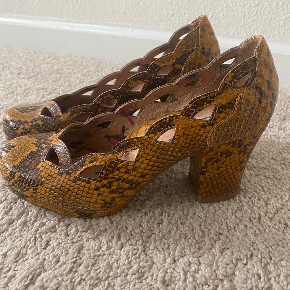 Miss L-Fire Heels